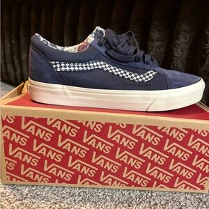 Brand New Vans Navy Checker Stripe Old Skool Sneakers M Size 8.5 / W Size 10